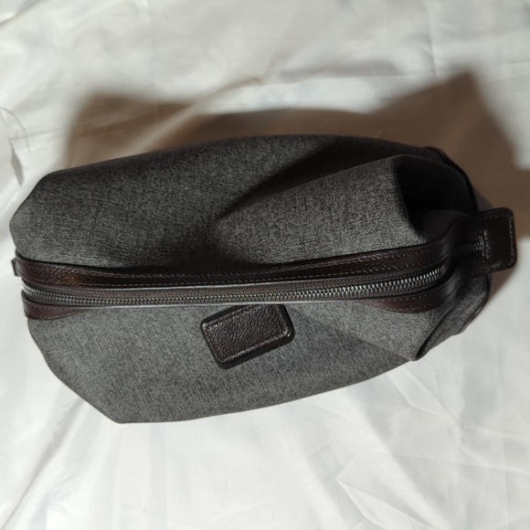 Tumi Astor Shave Bag - Picture 6 of 12